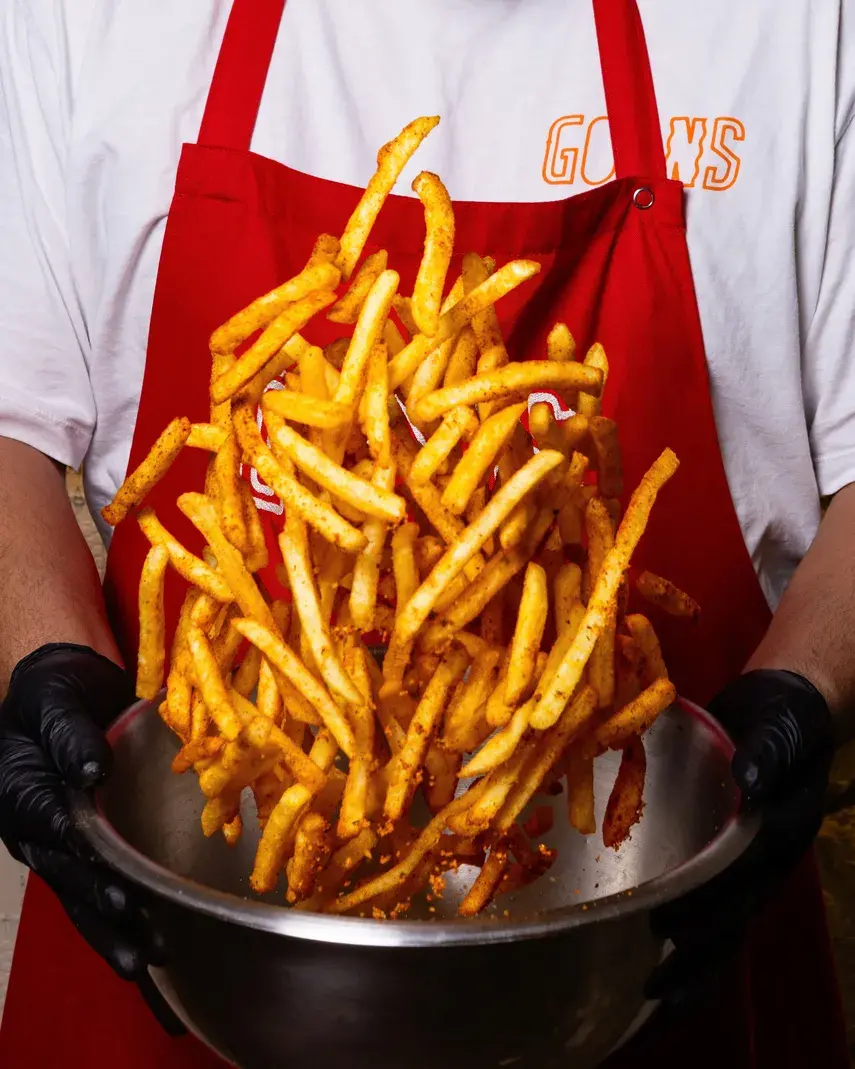 Goons Burger, smash burgers, papas fritas